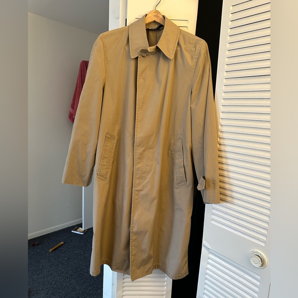 London Fog Beige Trench Coat (No size but probably a 40/42 L)